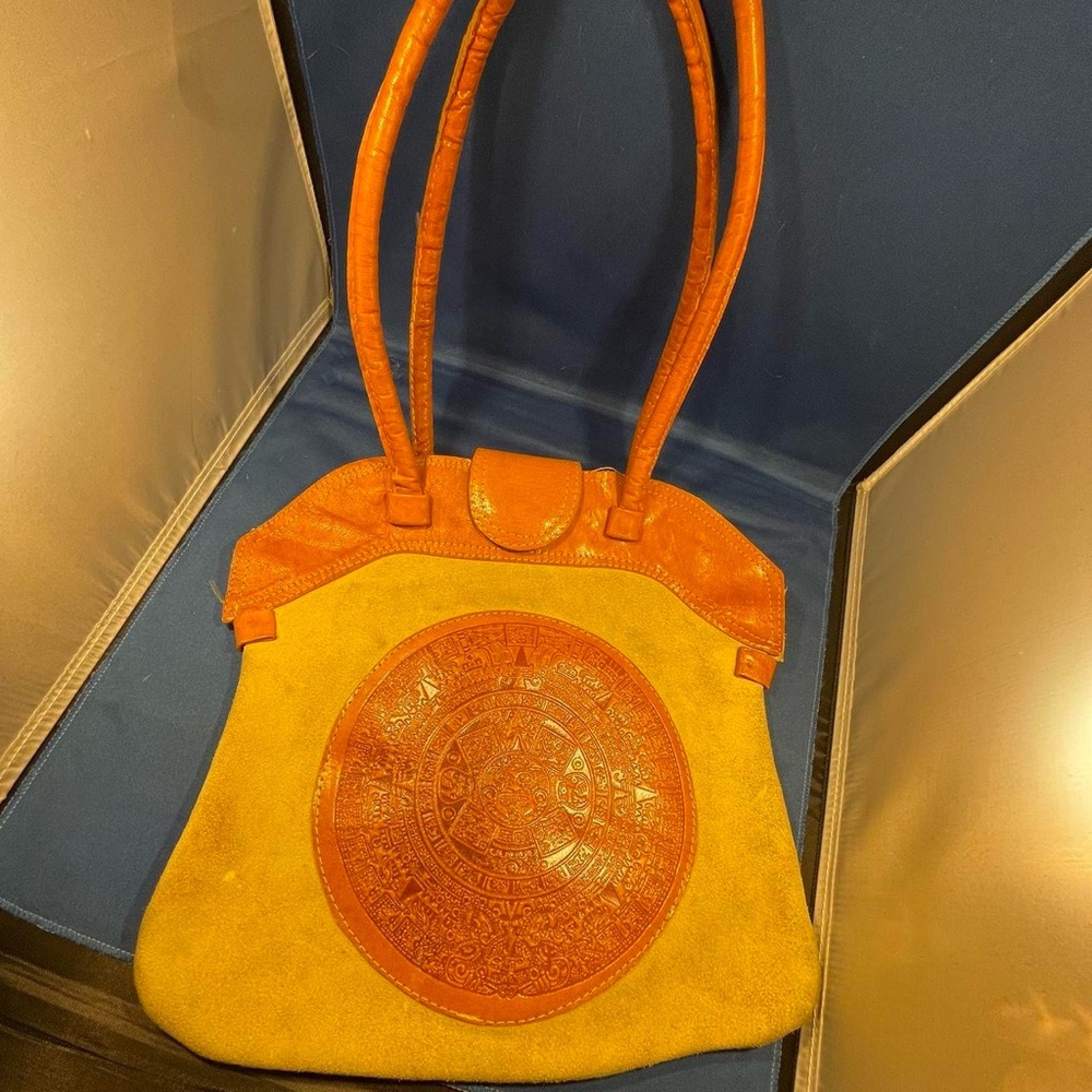 Vintage leather shoulder bag